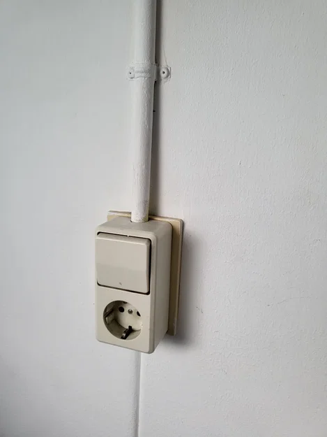 ownMade - Giá đỡ điện thoại gắn ổ cắm tường (Phone Holder Wall Socket) - Image 5