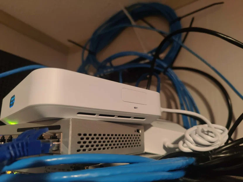 Khay gắn SSD (UCG-NS SSD Tray) cho UniFi Cloud Gateway Ultra - Image 3
