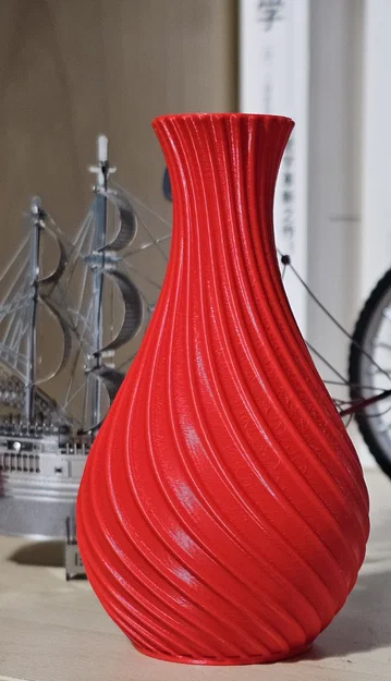 Bình hoa Spiral Vase - Image 1