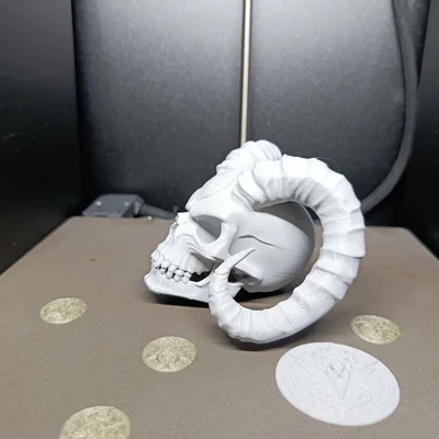 Hộp Sọ Quỷ Có Sừng (The Horned Demonic Skull)