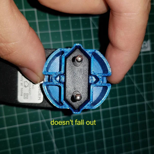 Adapter Europlug sang Schuko - ôm chặt hơn (tighter fit) - Image 1