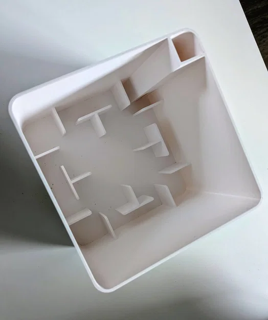 Chậu Tự Tưới Nước 20×20×20 cm (Self-Watering Planter) - Image 3