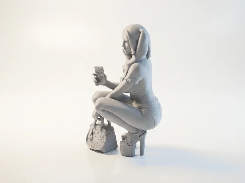 Tượng Harley Quinn Dáng Chồm (Crouching) DC Comics - 3D Printable - Image 3