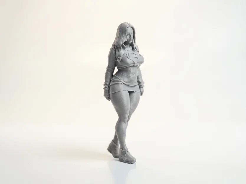 Tượng Supergirl Dáng Dày DC Comics - Mẫu STL 3D Printable - Image 1