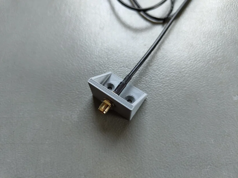 Giá đỡ gắn ăng-ten WiFi SMA - Image 1