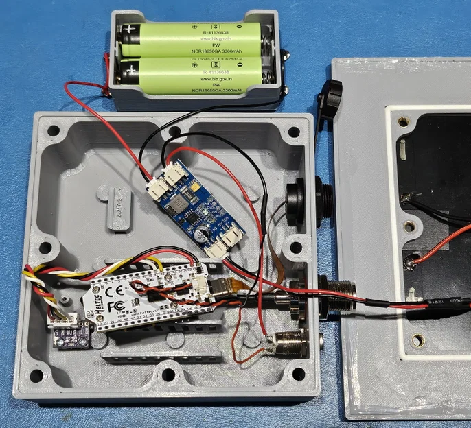 W9ETC Meshtastic Solar Node – Vỏ hộp solar universal cho RAK/Heltec - Image 3