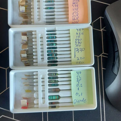 Hộp lưu trữ resistor Gridfinity (Gridfinity resistor storage bin)