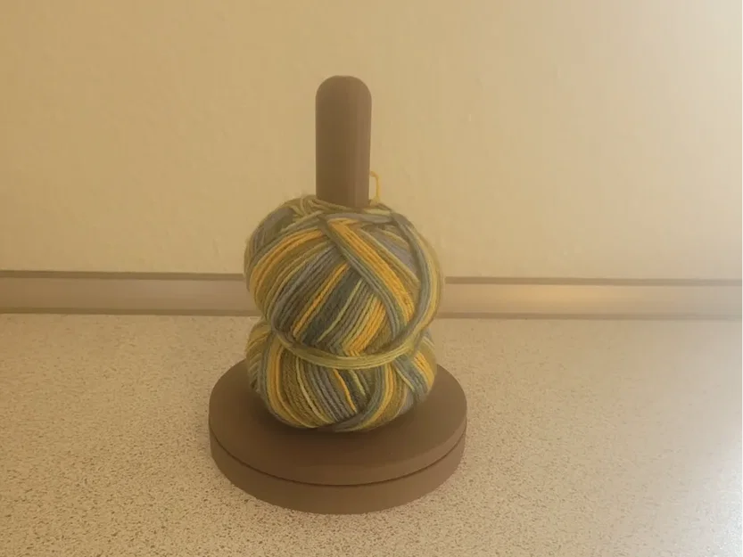 Trụ đỡ cuộn len (Yarn holder) tiện lợi, ngăn nắp cho người đan móc - Image 1