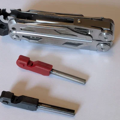 Giá giữ ferro rod kèm còi cho multitool Bibury 2038B