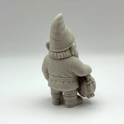 Chú lùn làm vườn thổi lá (Leaf Blower Garden Gnome)