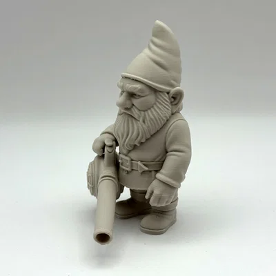 Chú lùn làm vườn thổi lá (Leaf Blower Garden Gnome)