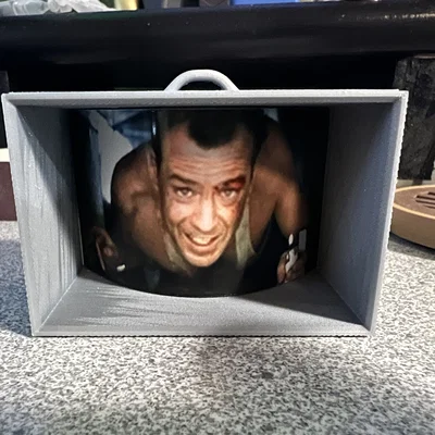 Đồ trang trí Giáng Sinh John McClane Die Hard “Yeppee-Ki-Yay”