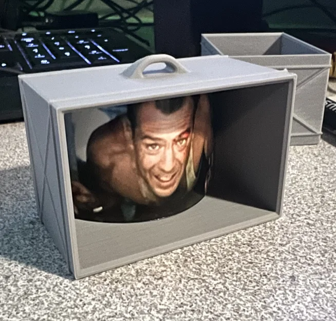 Đồ trang trí Giáng Sinh John McClane Die Hard “Yeppee-Ki-Yay” - Image 2