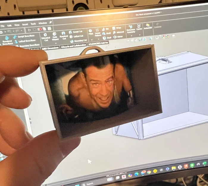 Đồ trang trí Giáng Sinh John McClane Die Hard “Yeppee-Ki-Yay” - Image 3