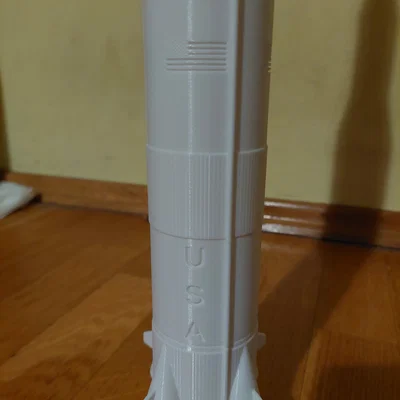Tên lửa Saturn V (Saturn 5 Rocket) của NASA – mô hình tùy biến