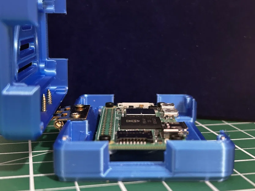 Vỏ hộp Ground Zero cho Pi Zero 2W có bản lề V1 - Image 4