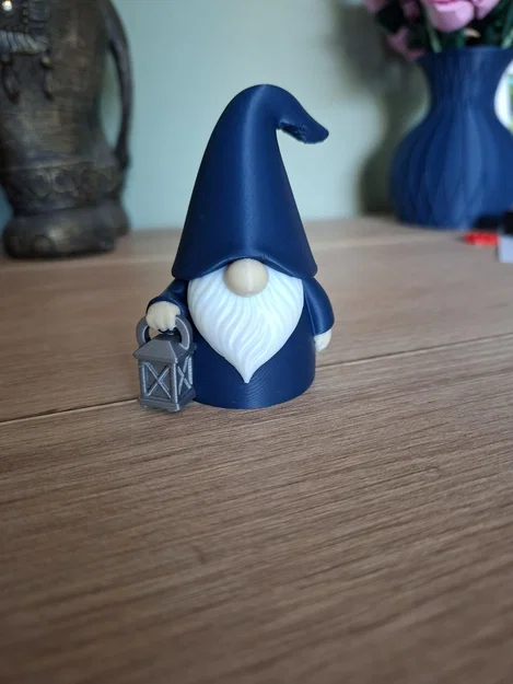 Midnight Lantern Gnome – Chú lùn giữ đèn đêm phong cách fantasy - Image 2