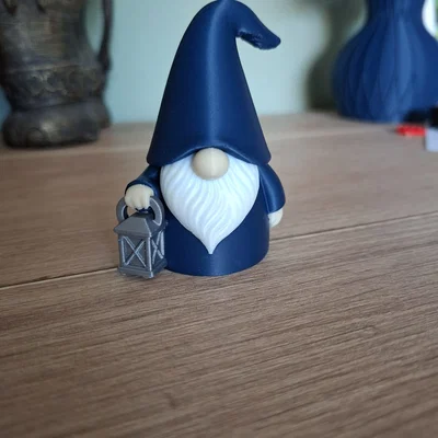 Midnight Lantern Gnome – Chú lùn giữ đèn đêm phong cách fantasy