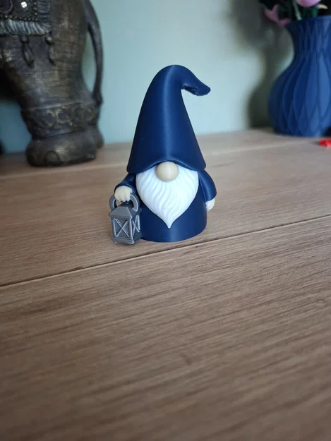 Midnight Lantern Gnome – Chú lùn giữ đèn đêm phong cách fantasy - Image 4
