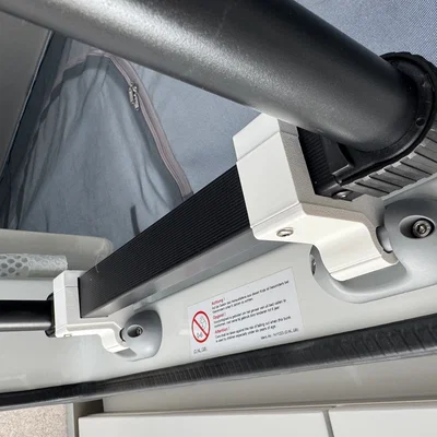 Móc treo thang xếp cho mui xe cắm trại (pop-up roof)