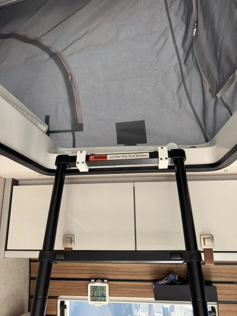 Móc treo thang xếp cho mui xe cắm trại (pop-up roof) - Image 4