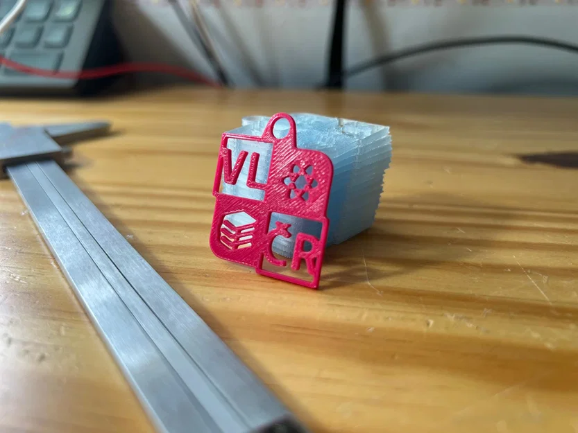 Móc khóa thiết kế VLČR - Phụ kiện in 3D nhỏ gọn, ý nghĩa - Image 2