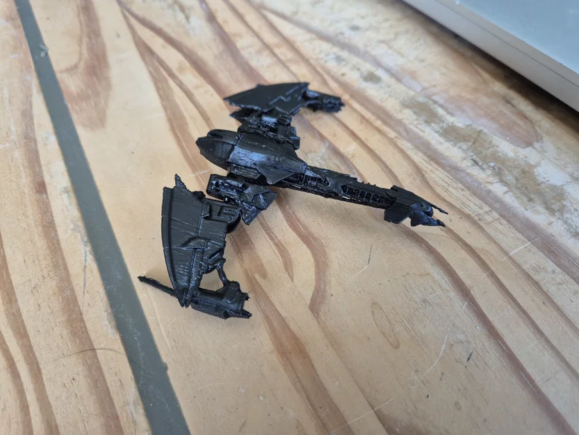 Mô hình tàu chiến phe Klingon D3 từ Star Trek Fleet Command - Image 2