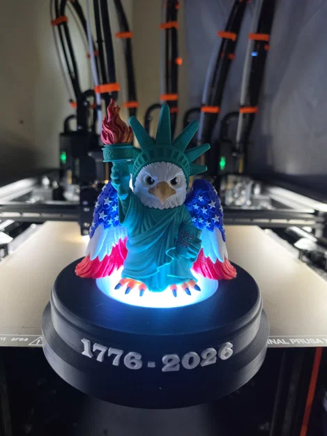 Đế Trưng Bày Có Đèn Cho Liberty Eagle (SpaceMonkey3D) - Image 1