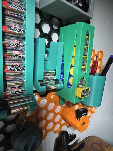 Khay Đựng Pin 9V Treo Tường Cho Hệ Thống Honeycomb Storage Wall - Image 1