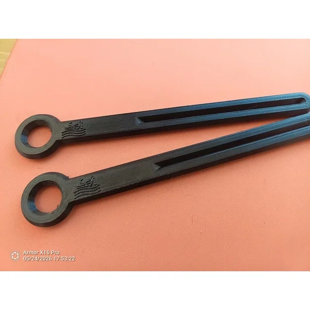 Dụng cụ bóp túi thức ăn cho mèo 2.0 (Katzenfuttertütenausquetscher 2.0) - Image 1