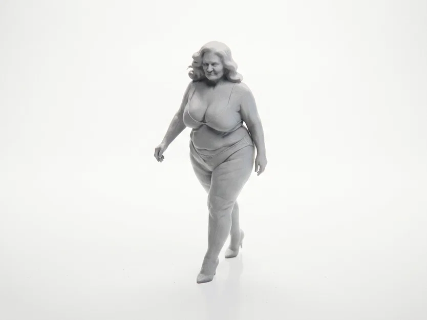 Mô hình 3D Bà lão mặc Bikini – Tượng nhân vật nữ đầy tự tin - Image 1