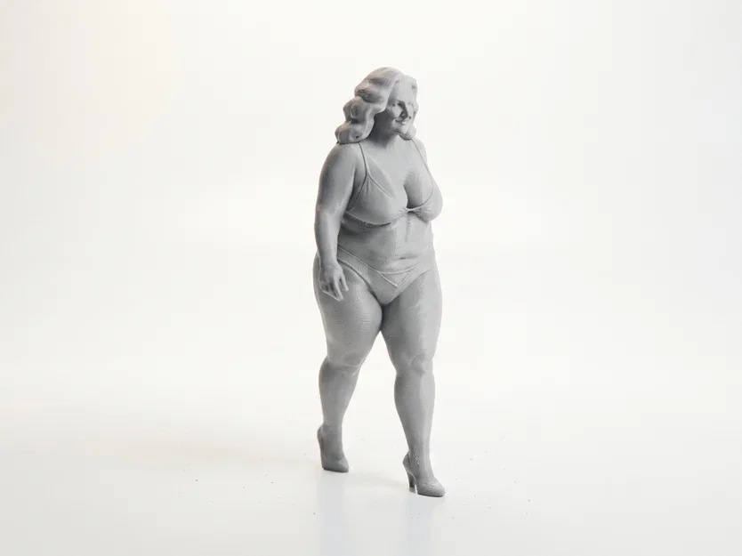 Mô hình 3D Bà lão mặc Bikini – Tượng nhân vật nữ đầy tự tin - Image 2