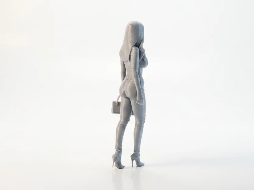 Mô hình Figurine Nữ Mặc Bra và Quần Jeans In 3D - Image 3