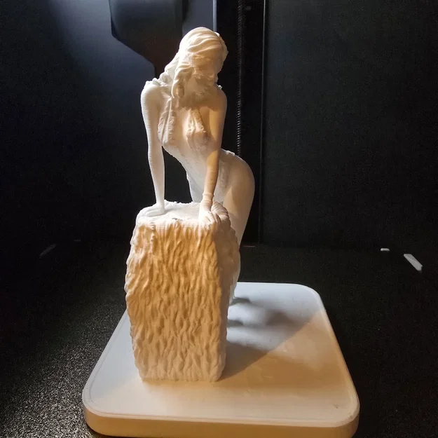 Mô hình nghệ thuật 3D: Mỹ nhân đeo mặt nạ tựa khối rơm cực đẹp - Image 1