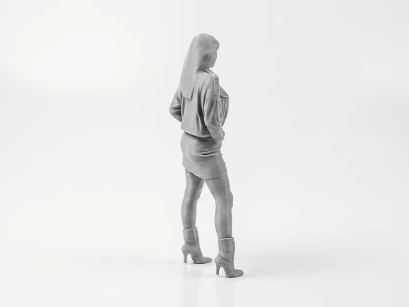 Mô hình nữ nhân vật đội mũ trùm đầu in 3D - Image 3