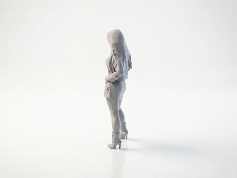 Mô hình nữ nhân vật đội mũ trùm đầu in 3D - Image 4