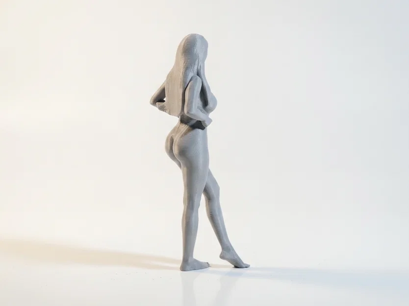 Mô hình tượng người phụ nữ mặc đồ bơi sang trọng để in 3D - Image 3
