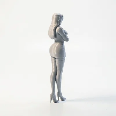 Mô hình Figurine Người Phụ Nữ Khoanh Tay Sang Trọng In 3D