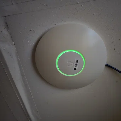 Đế gắn tường 3D cho thiết bị wifi Unifi AP-LR tiện lợi