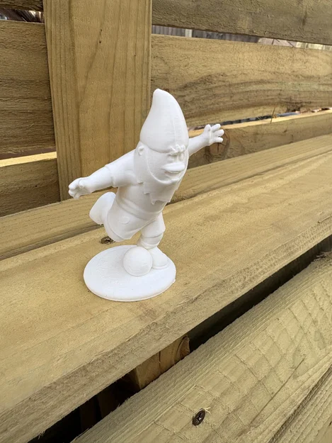 Mô hình chú lùn chơi bóng (Football Gnome) - Image 1