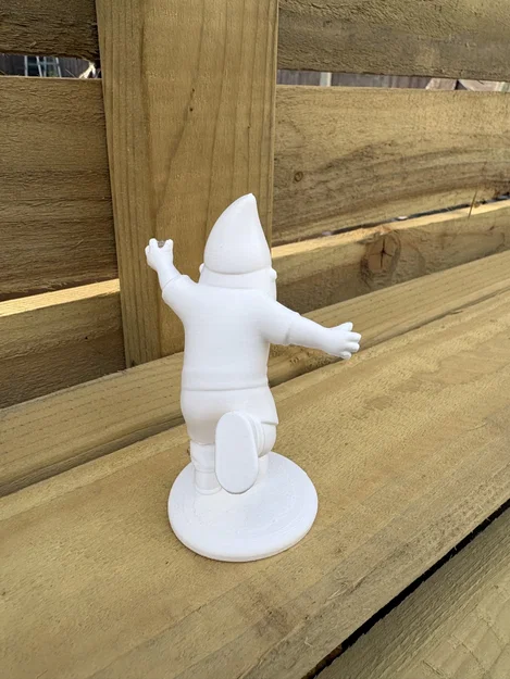 Mô hình chú lùn chơi bóng (Football Gnome) - Image 2