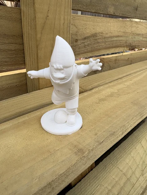 Mô hình chú lùn chơi bóng (Football Gnome) - Image 3
