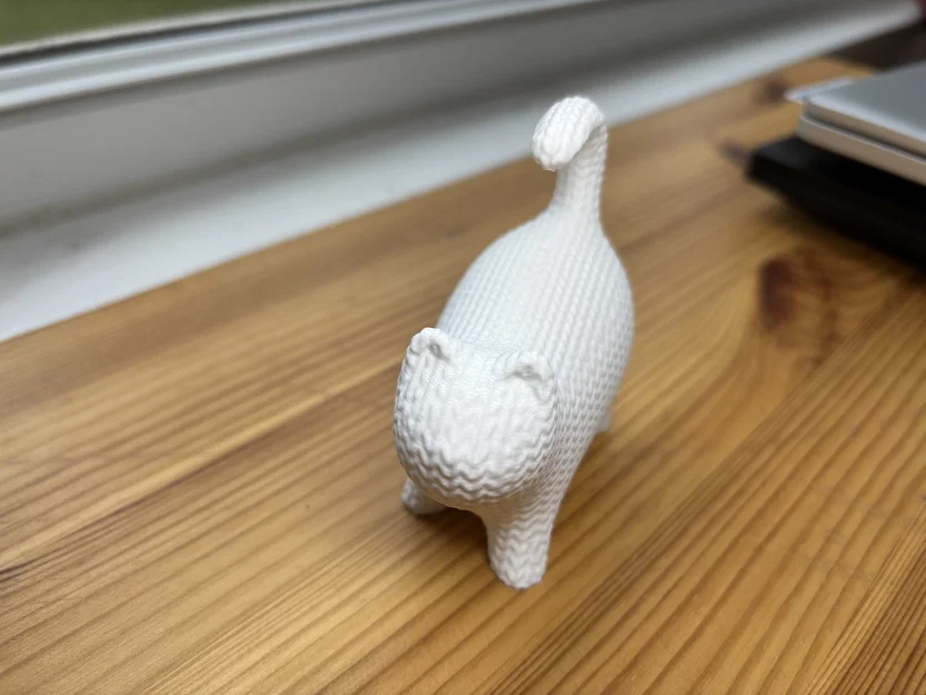 Mô hình chú mèo đan len dễ thương (The Knitted Cat) để bàn trang trí - Image 2