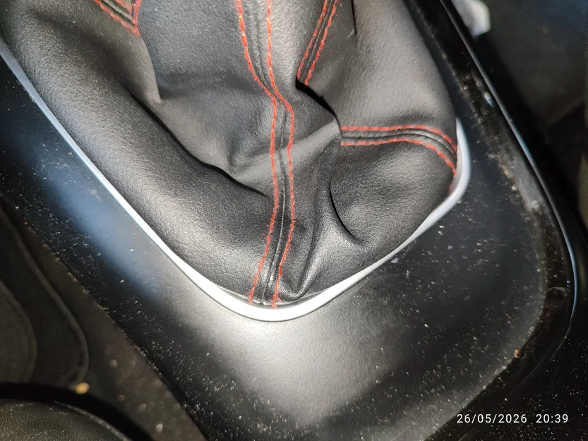 Khung cố định bao cần số cho xe Alfa Romeo Giulietta (Tự in 3D) - Image 1