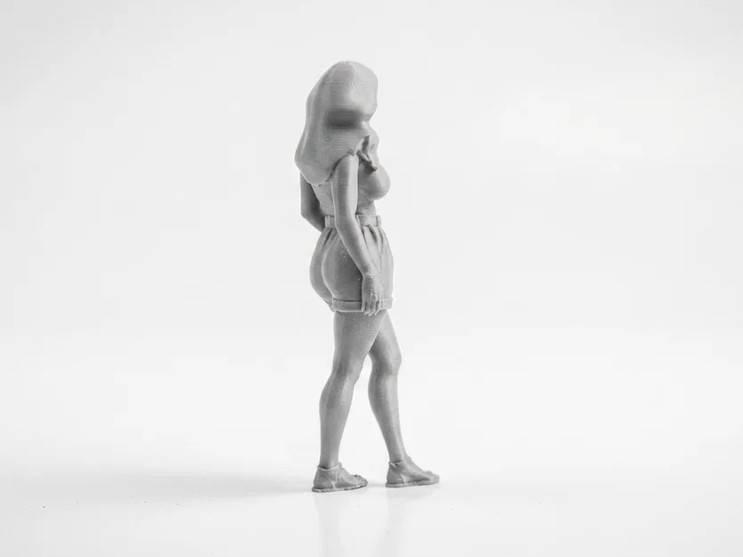 Mô hình tượng nữ giới Busty Lady Shorts in 3D - Image 3