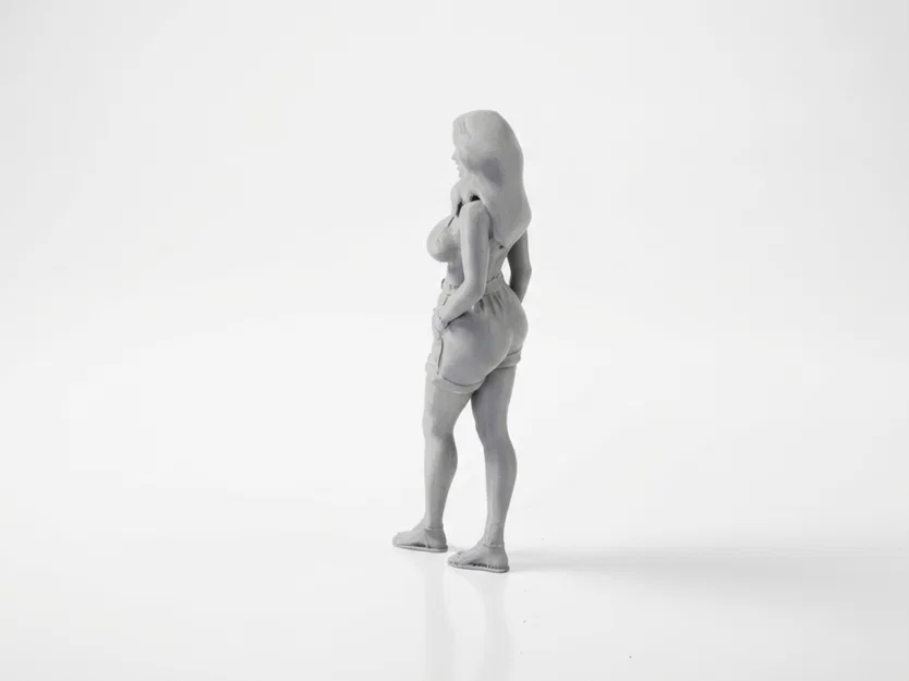 Mô hình tượng nữ giới Busty Lady Shorts in 3D - Image 4