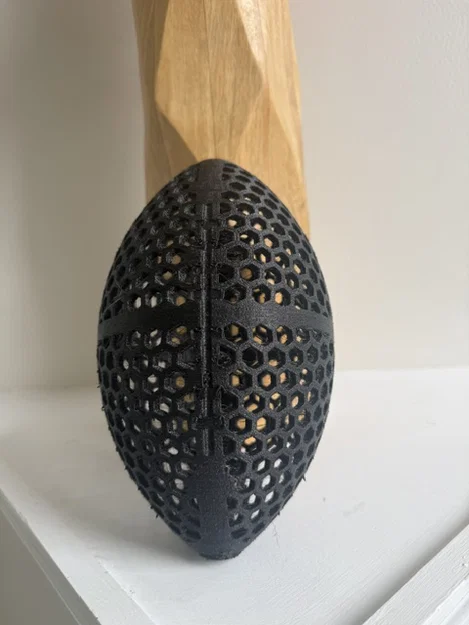 Mô hình quả bóng bầu dục Airless Football in 3D độc đáo - Image 1