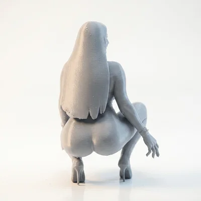 Mô hình tượng nữ tư thế Squat in 3D đầy nghệ thuật