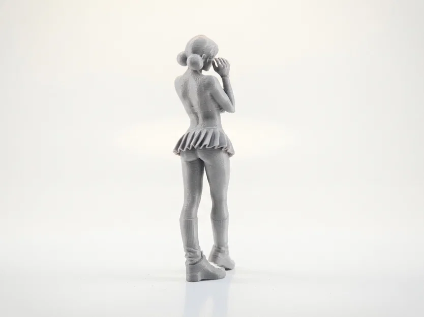 Mô hình Cheerleader đeo kính in 3D đầy cá tính - Image 3
