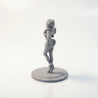 Mô hình 3D cô gái Giáng sinh cầm quà tặng - Tượng trang trí in 3D